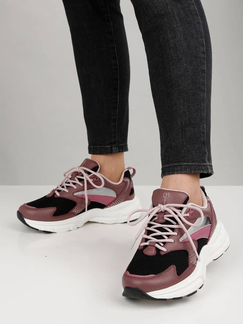 Vamos Sneaker in sportiver Optik - Schwarz