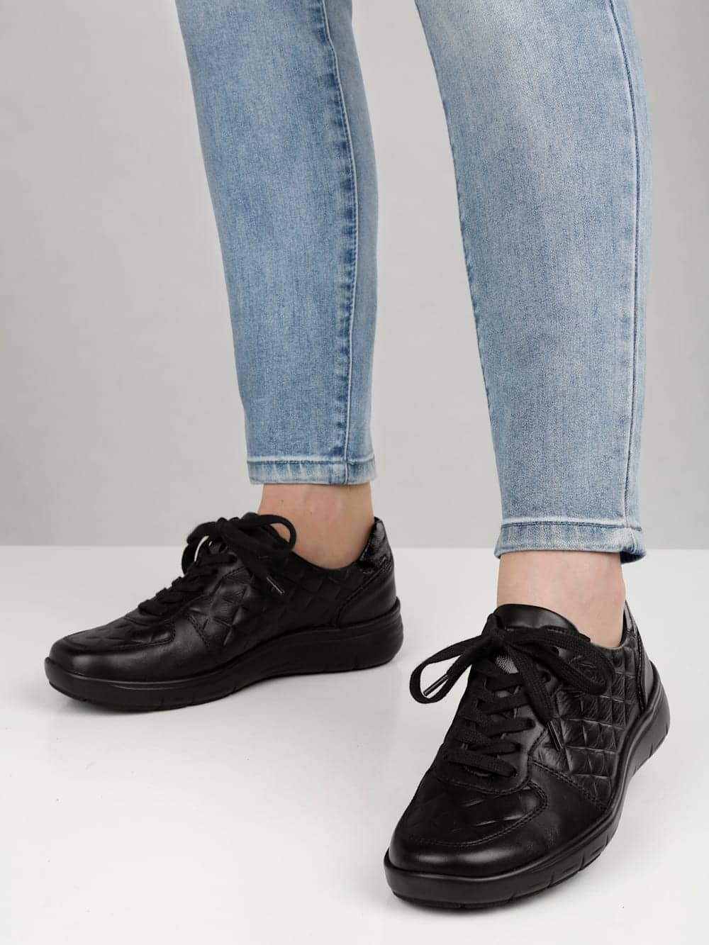 Vamos Schnurschuh mit Shock-Absorber - Schwarz