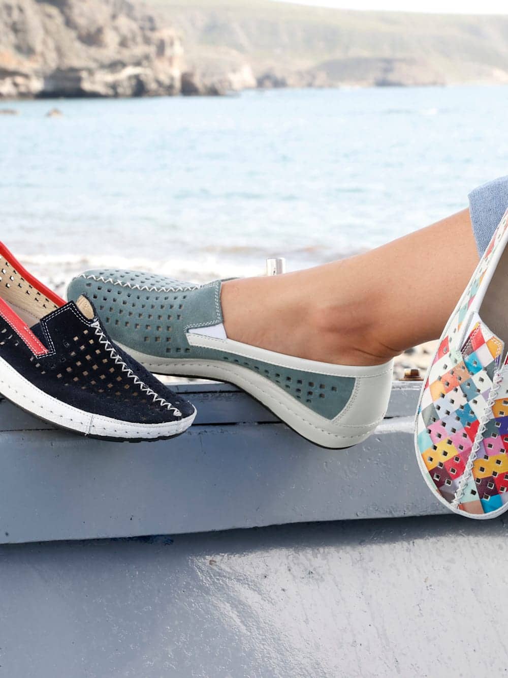 Vamos Slipper mit sommerlicher Perforation - Hellblau