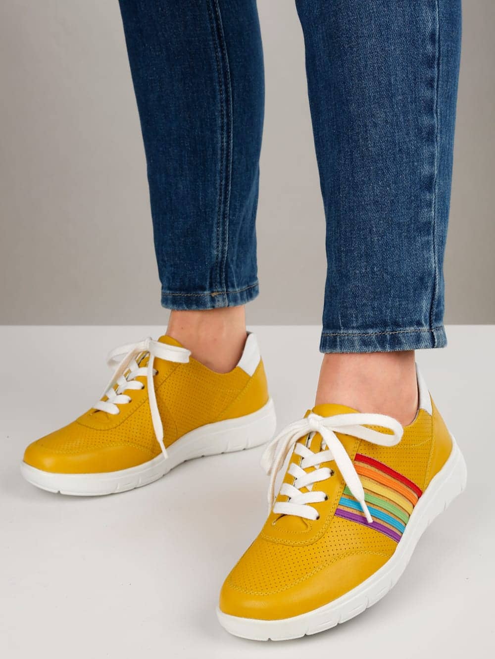Vamos Schnurschuh mit Luftpolsterlaufsohle - Gelb