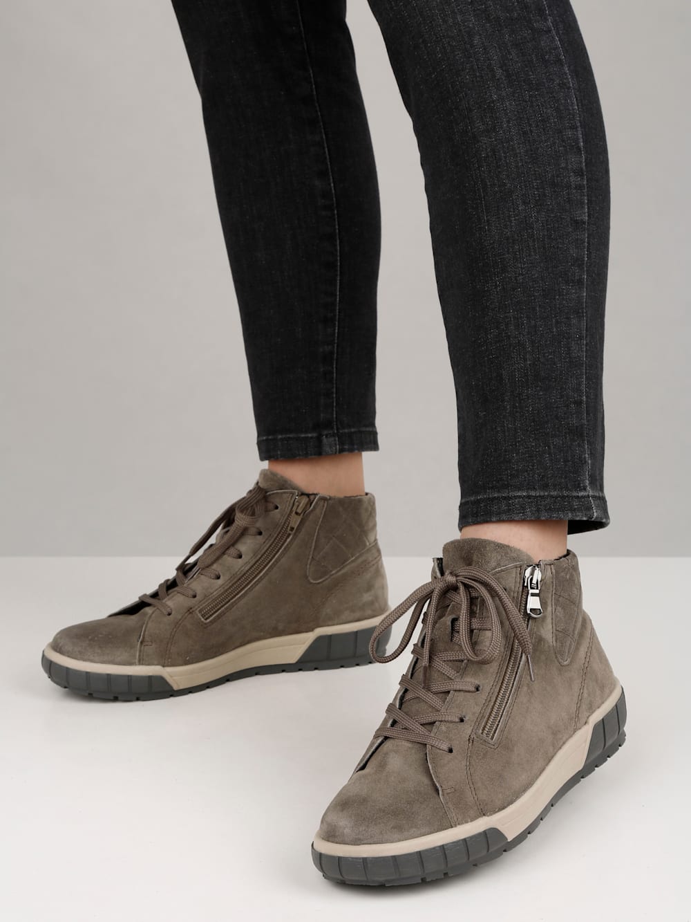 Vamos Schnurstiefelette mit weich gepolstertem Schaftrand - Taupe