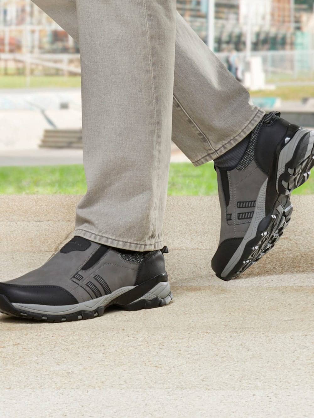 Vamos Trekkingschuh mit Klimamembrane - Schwarz