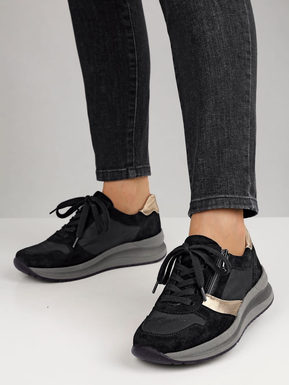 Vamos Schnurschuh mit Shock-Absorber - Schwarz