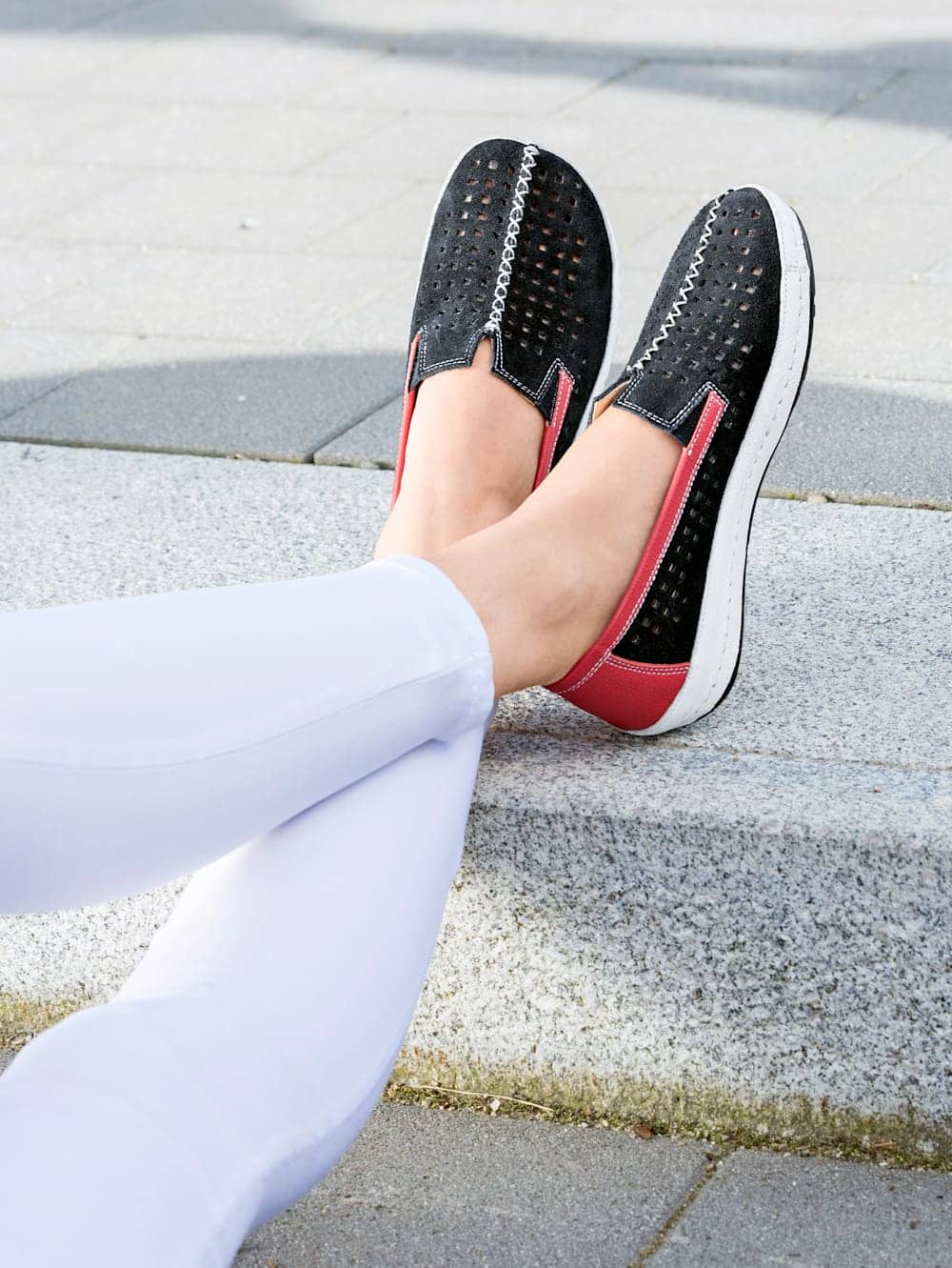 Vamos Slipper mit sommerlicher Perforation - Rot