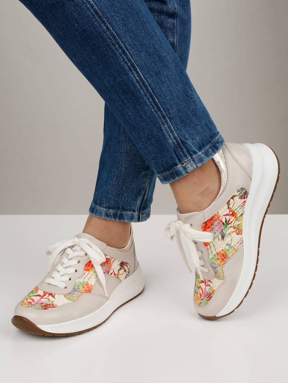 Vamos Schnurschuh mit wunderschonem Print - Beige