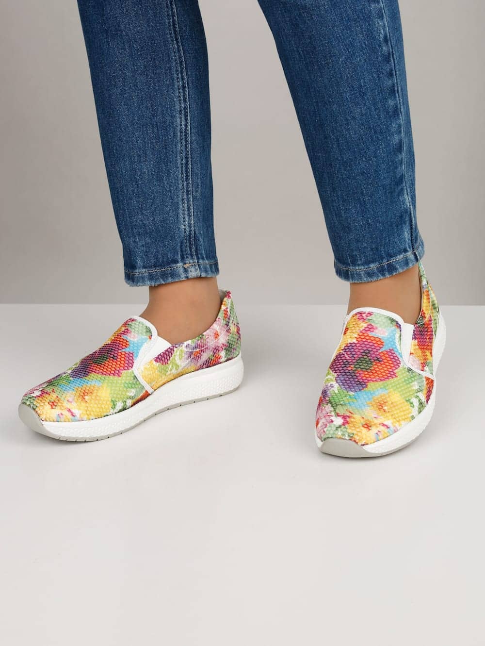 Vamos Sportschuh mit seitlichen Elastikeinsatzen - Multicolor